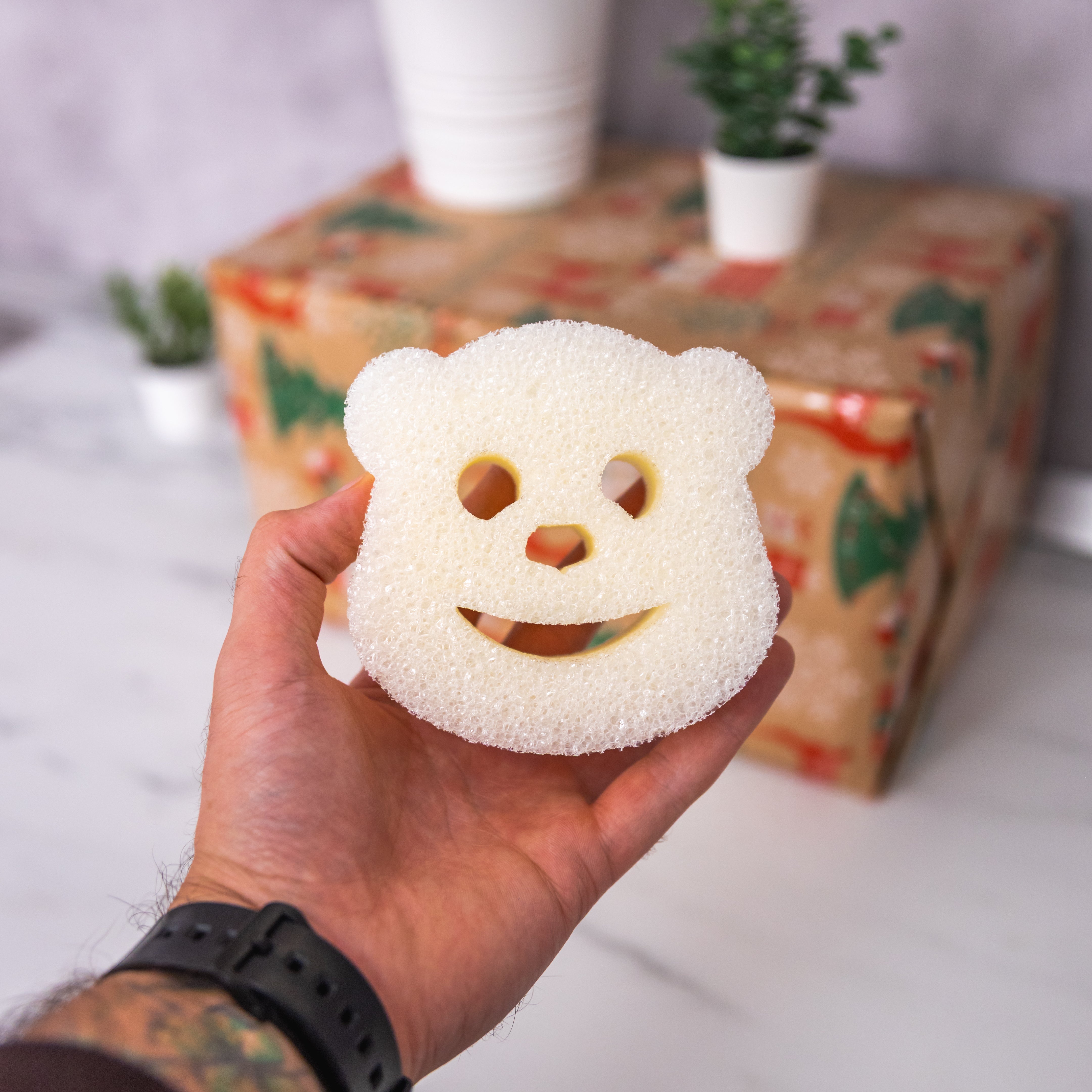Scrub Mommy Special Edition Polar Bear houbička 1 ks oboustranná