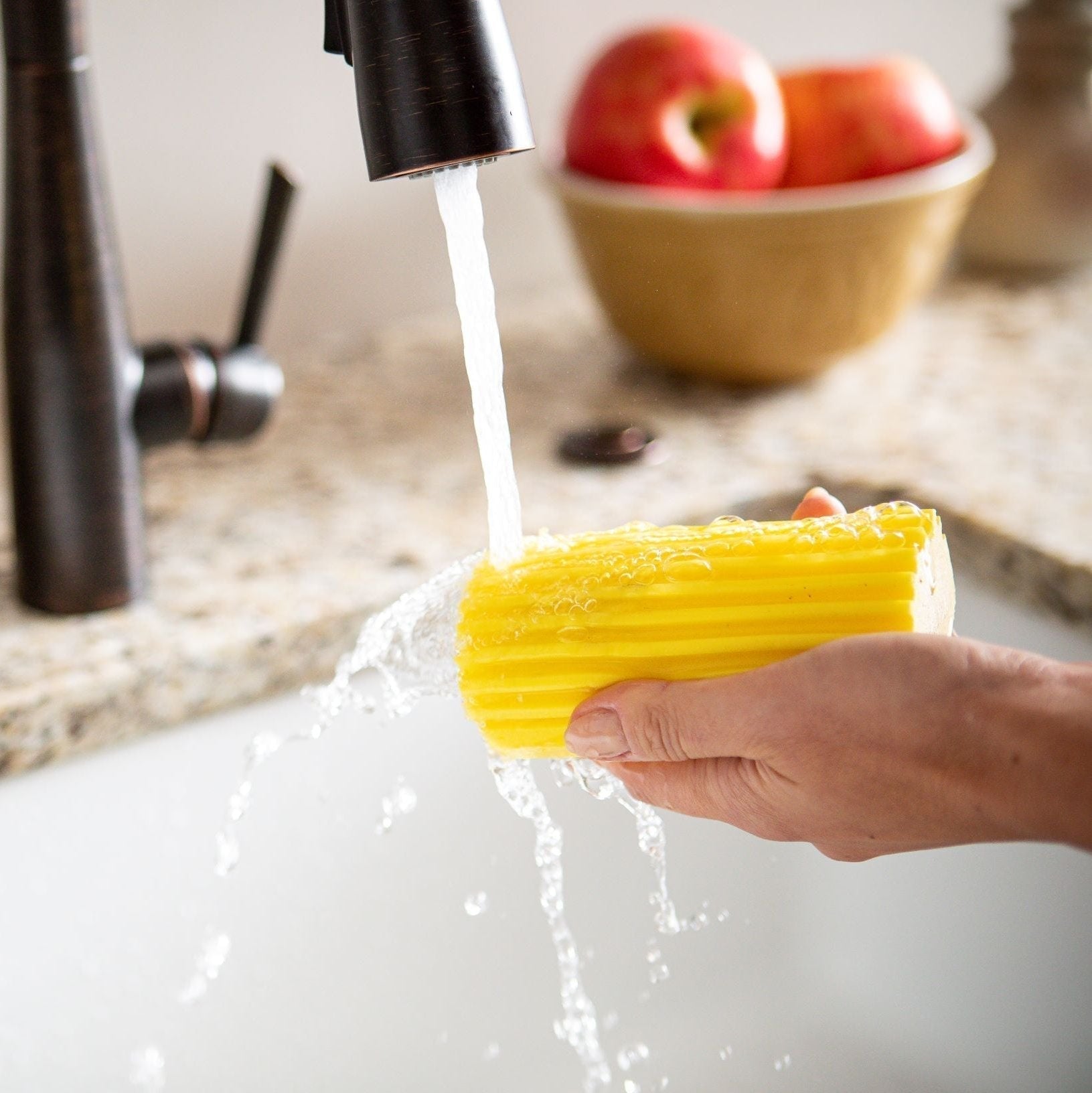 Scrub Mommy Damp Duster houbička na prach růžová 1 ks