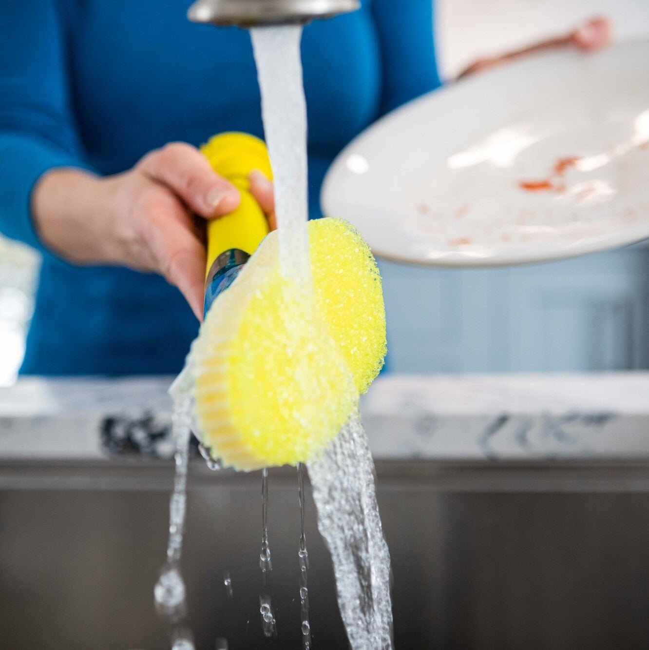 Scrub Mommy Dish Daddy Pink kartáč na nádobí 1 ks s dávkovačem
